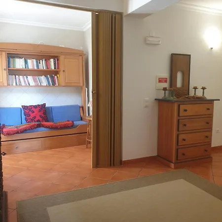 Casa Oliveiras - *