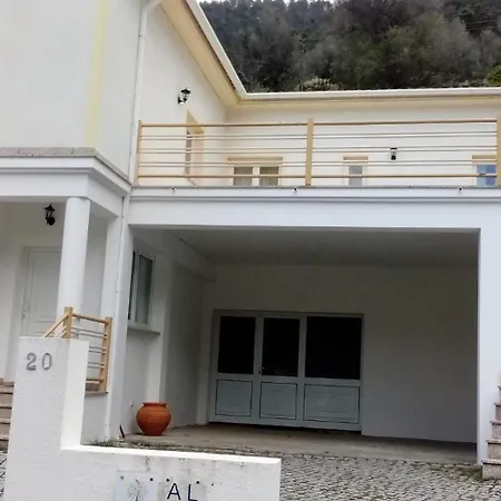 Holiday home Casa Oliveiras -