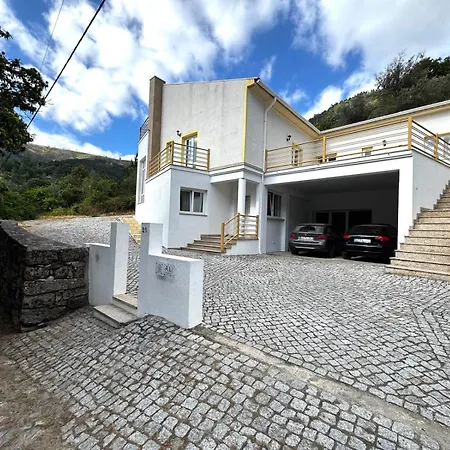 Casa Oliveiras - Feriehus Manteigas