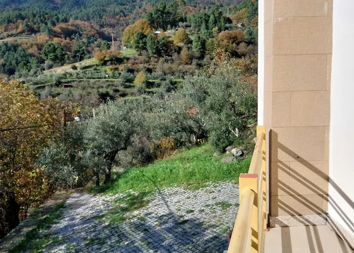 Casa Oliveiras - بيت للعطل