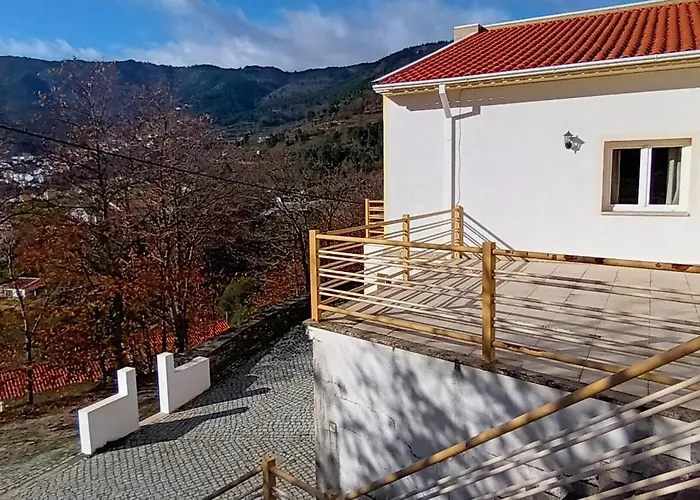 Casa Oliveiras - *