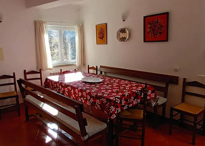 Casa Oliveiras - بيت للعطل