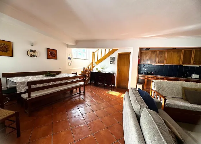 Casa Oliveiras - 別荘 マンテイガス