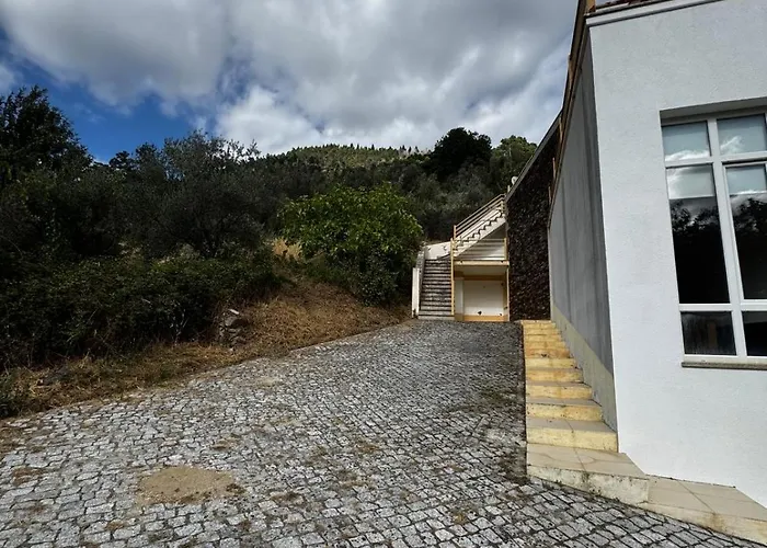 Casa Oliveiras - بيت للعطل