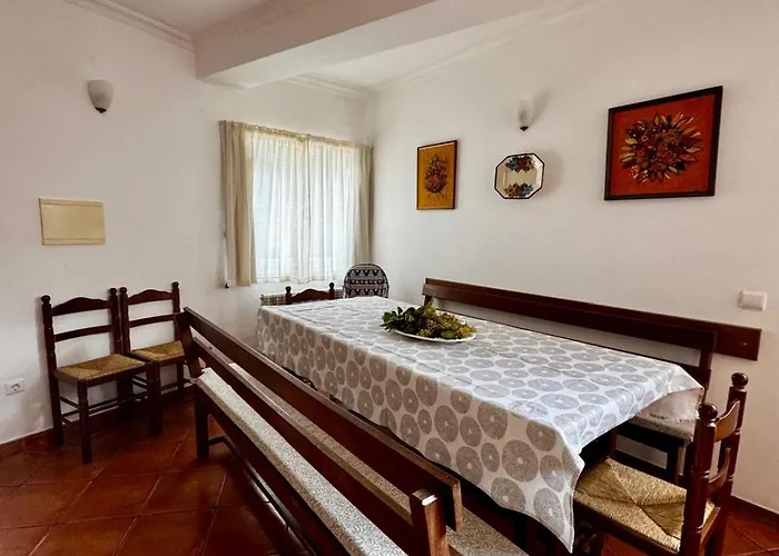 Casa Oliveiras - マンテイガス