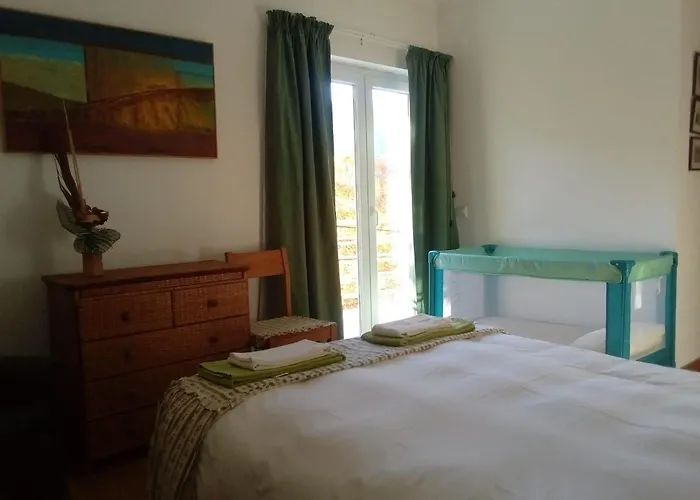 Casa Oliveiras - بيت للعطل مانتيغاز